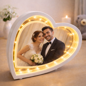 Sevgiliye Fotoğraflı Ve Işıklı Kalp Sihirli Ayna (Kurulu)
