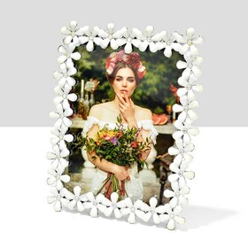 Kişiye Özel Fotoğraflı Çiçek Kenarlı Beyaz Taşlı Çerçeve - 13X18